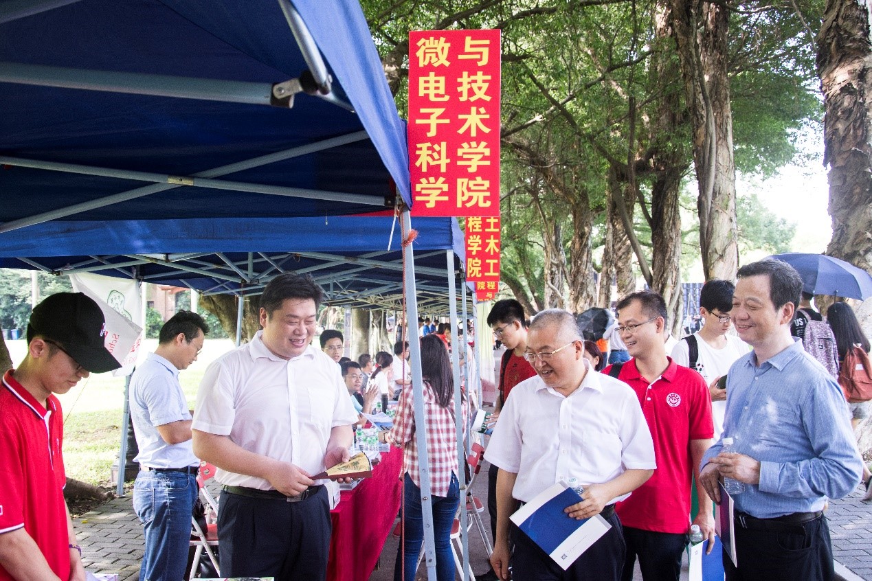 靳祥鹏书记等
